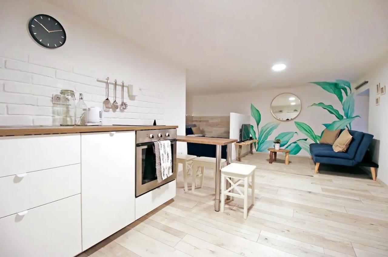 Cosy Cottage - Cheerful Apartment In The Center ブダペスト エクステリア 写真